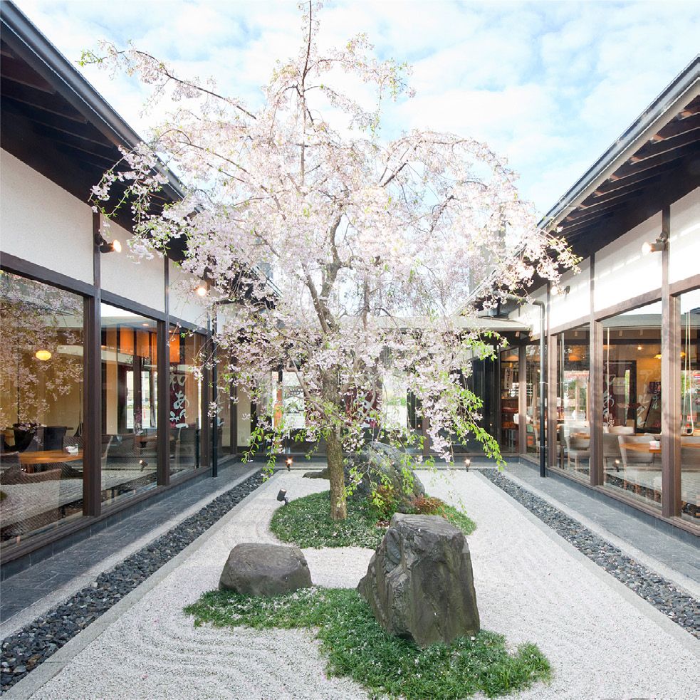桜珈琲鳳本店的庭園